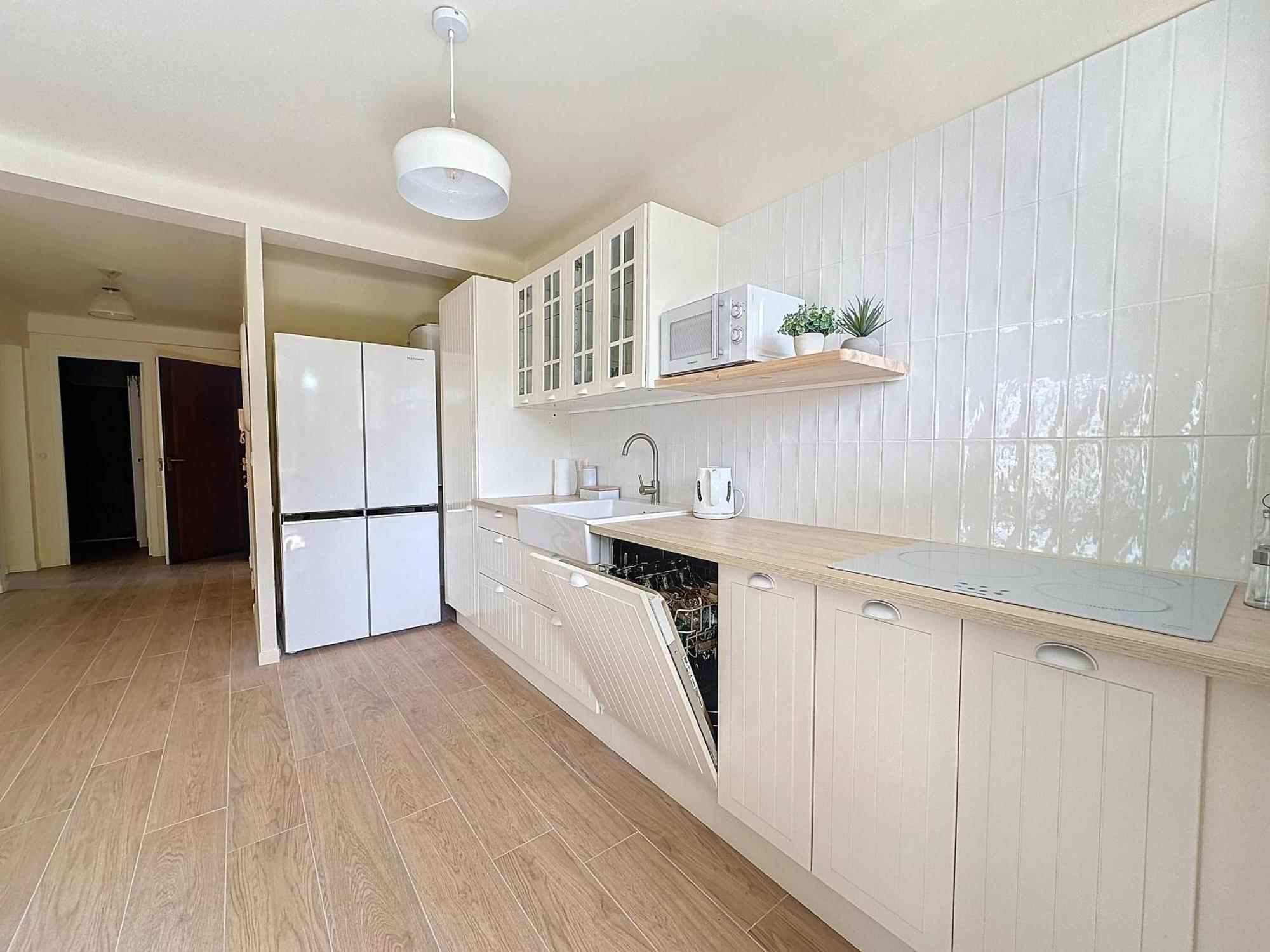 63m2 Grande Terrasse, Climatisation & Parking, 2br Cannes