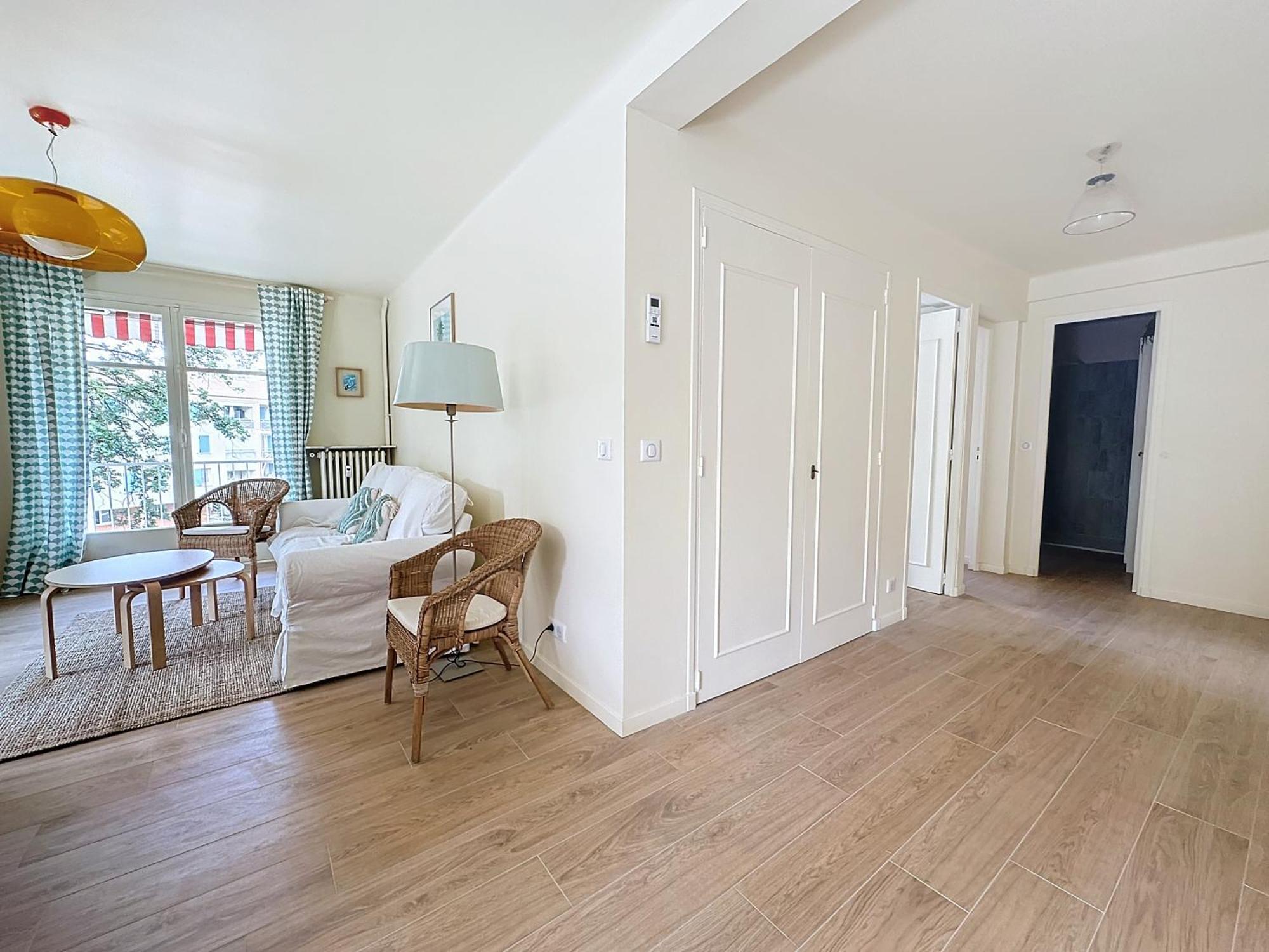 63m2 Grande Terrasse, Climatisation & Parking, 2br
