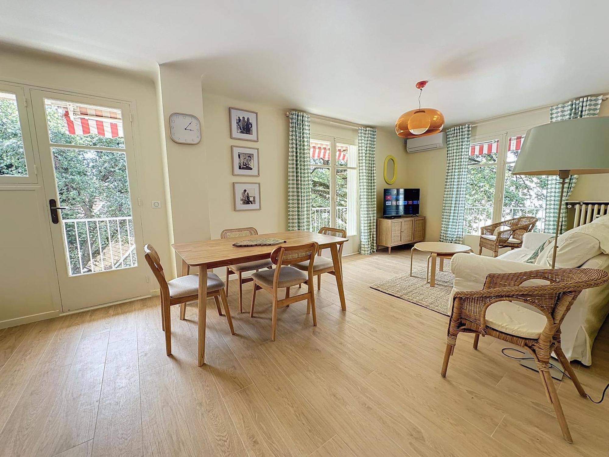 63m2 Grande Terrasse, Climatisation & Parking, 2br *