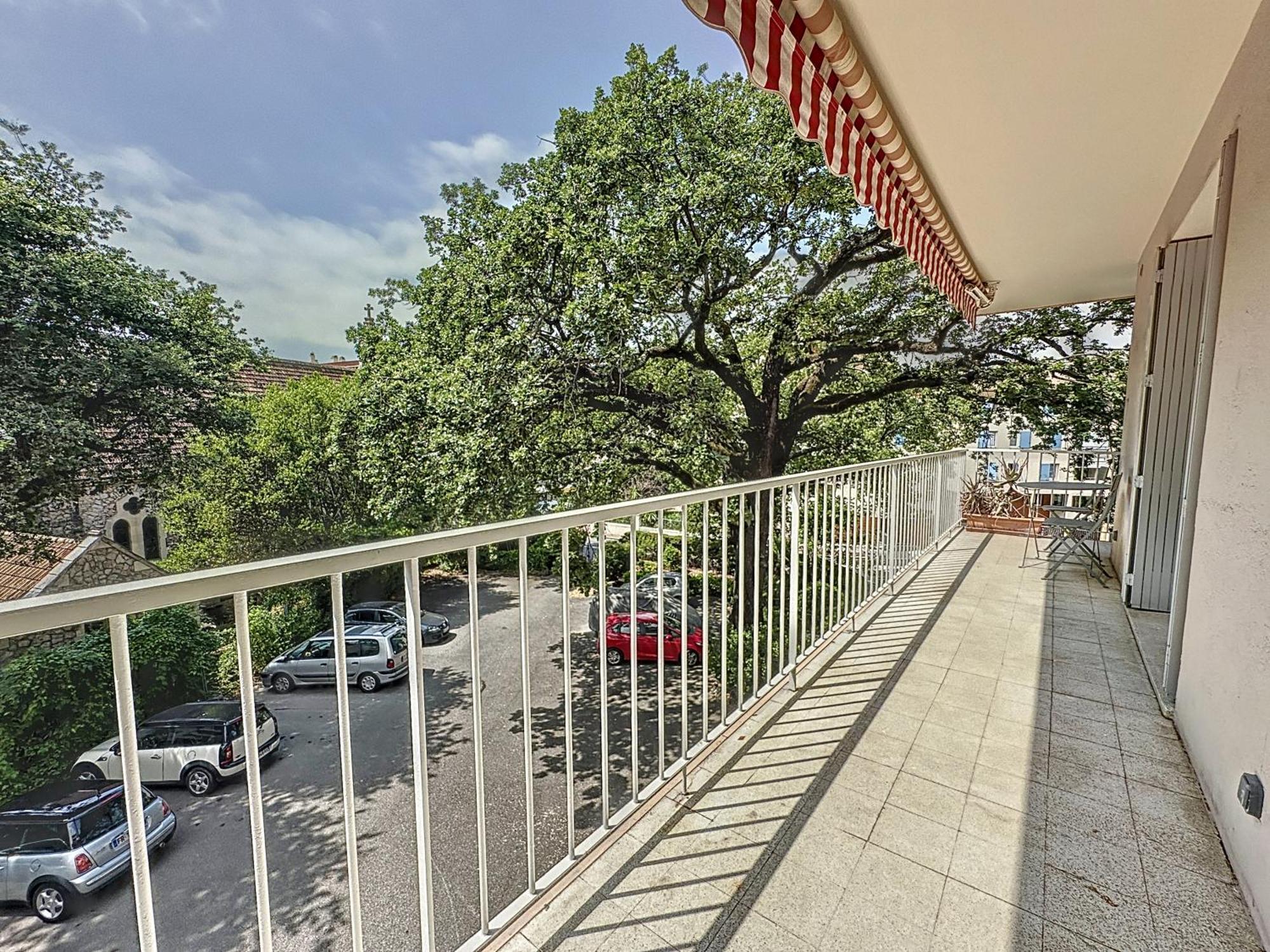 63m2 Grande Terrasse, Climatisation & Parking, 2br Apartment Cannes