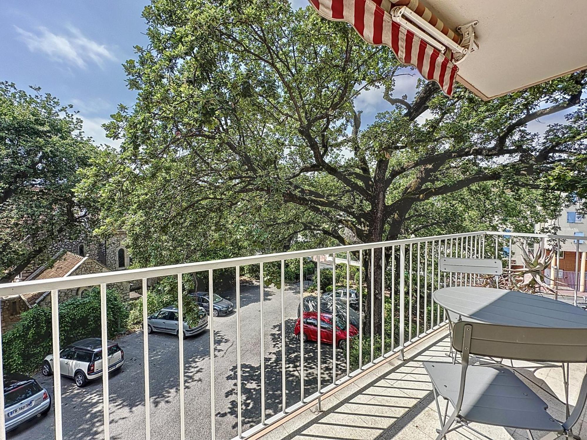63m2 Grande Terrasse, Climatisation & Parking, 2br Apartment *
